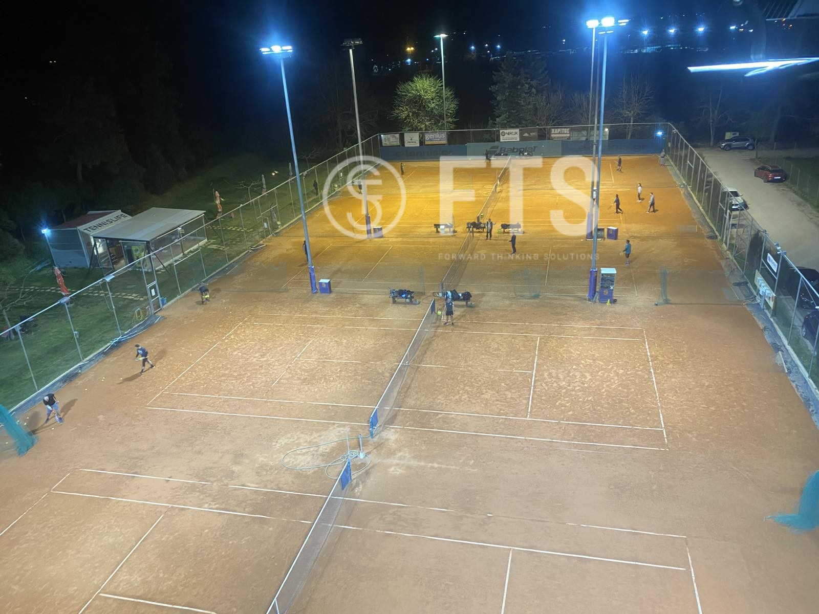 Φωτισμός γηπέδων tennis στο club Tennis Life στην Λάρισα - Μάρτιος 2025