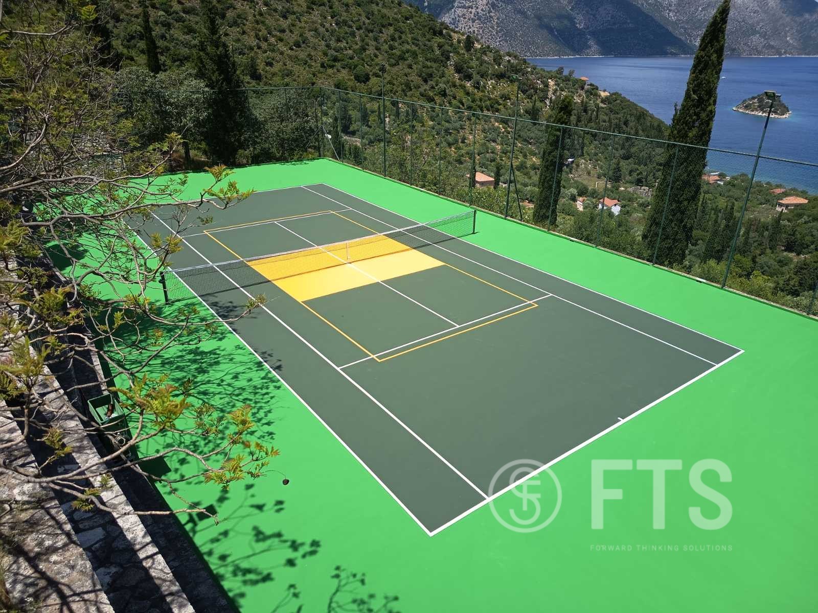 Κατασκευή γηπέδου tennis 9 στρώσεων με CUSHION σε ιδιωτικό χώρο στην Ιθάκη από την FTS HELLAS